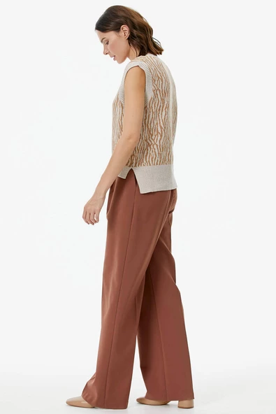 V Yaka Desenli Triko Süveter - Açık Bej - Resim 4