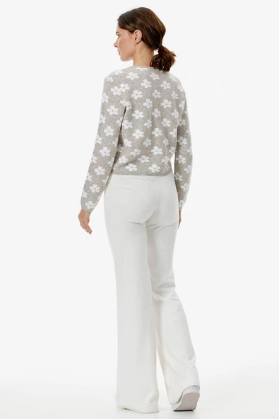 Sıfır Yaka Düğmeli Çiçek Desenli Triko Hırka - Vizon - Resim 4