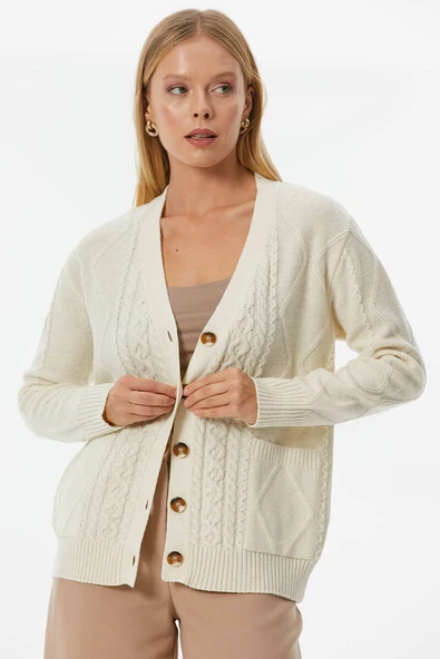 Düğmeli Saç Örgülü Triko Hırka - Kemik - Resim 4