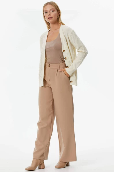 Düğmeli Saç Örgülü Triko Hırka - Kemik - Resim 3