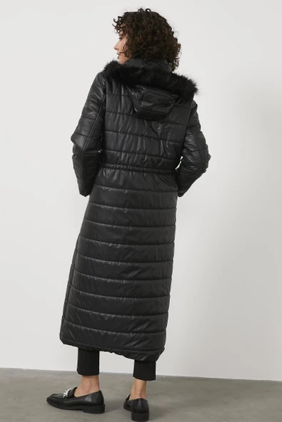Kürk Kapüşonlu Uzun Kapitone Mont - Siyah - 6