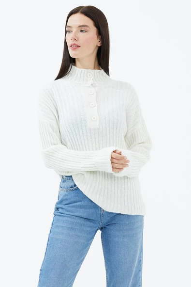 Yarım Balıkçı Yaka Düğmeli Kazak - Kemik - Resim 2