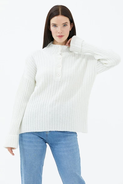 Yarım Balıkçı Yaka Düğmeli Kazak - Kemik - Resim 3