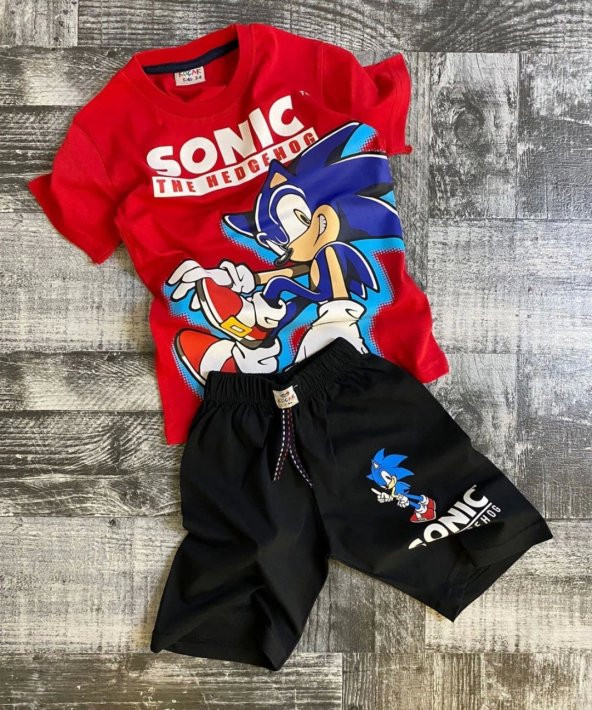 Sonic Desenli Kırmızı Renk Şortlu Takım