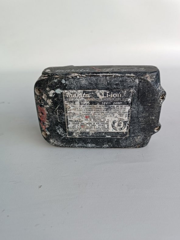 Makita 18.0V 1.3Ah Li-ion Akü BL1815 2.El - 3