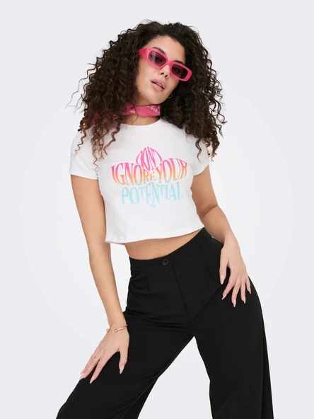 ONLY Bayan Yazılı Crop Kısa Tişört 15290558 - Resim 6