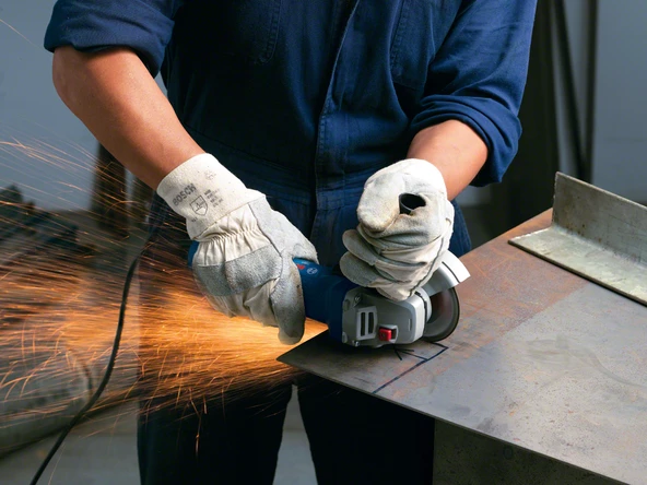 Bosch Professional GWS 7-115 Avuç Taşlama Makinesi - 2