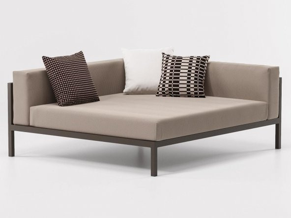 Passion Gravis Kare Havuz Başı Yatak Metal Ayaklı Divan Modern Şezlong Metal Daybed