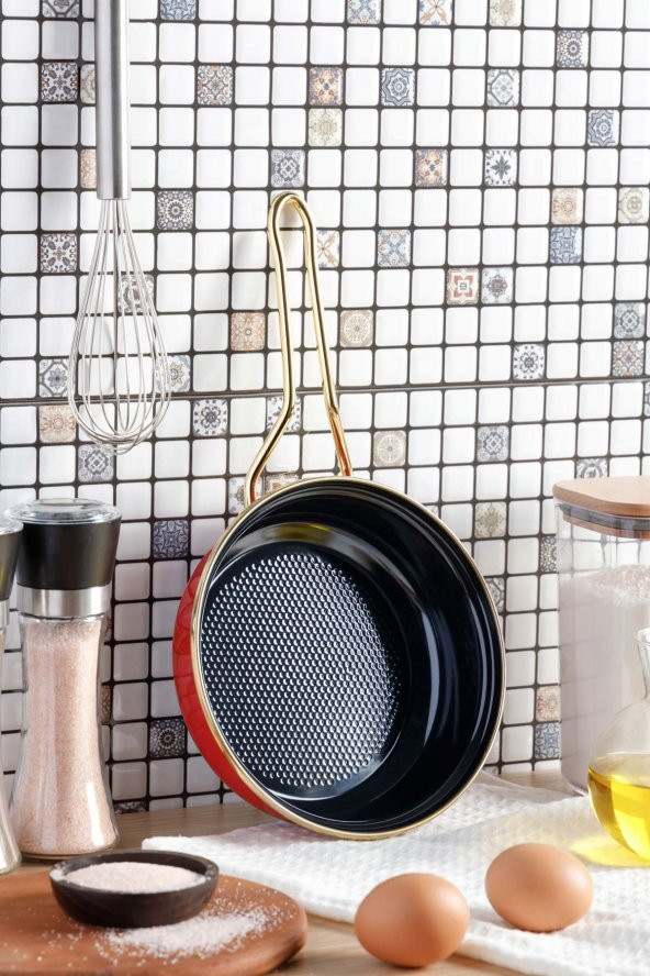 MaxxHome Emaye Tava 18 cm - Kırmızı