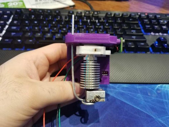 Hypercube Evolution: Updated Ultimate X-Cwing/Hotend Tutucu Plastik Aparat - 1