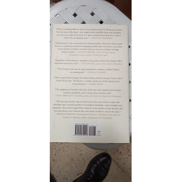 Isadore Sharp - Four Seasons /  The Story of a Business Philosophy - 3