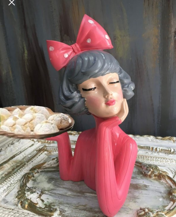 TEPSİLİ KIZ BİBLO ürün görseli