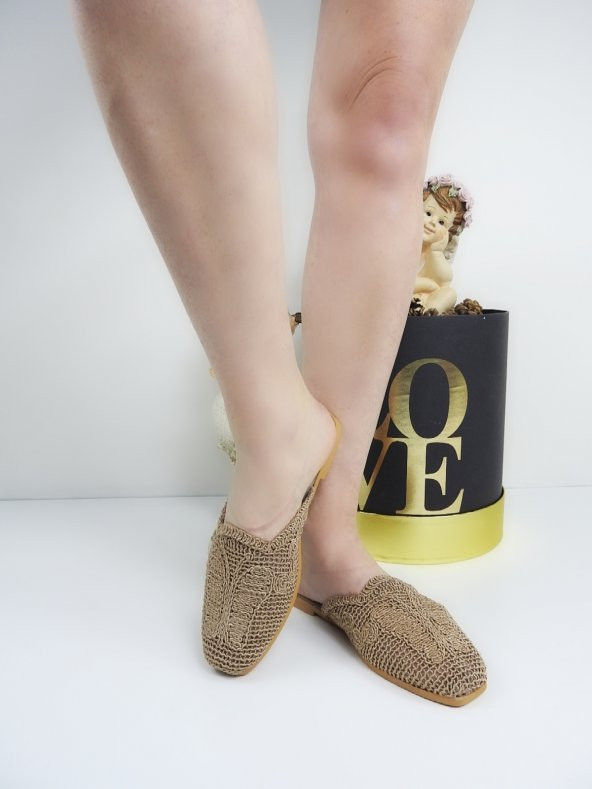 Sue Vizon Hasır Işlemeli Önü Kapalı Terlik - Resim 3