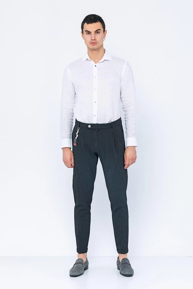 Erkek Çizgili Pileli Düğmeli Fermuarlı Aksesuar Detaylı Bürümcük Kumaş Rahat Pantolon - 3