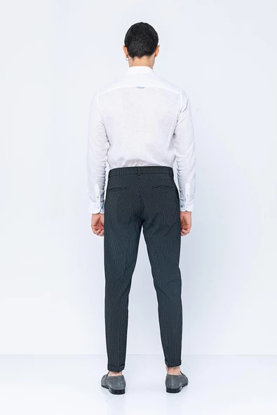 Erkek Çizgili Pileli Düğmeli Fermuarlı Aksesuar Detaylı Bürümcük Kumaş Rahat Pantolon - 5