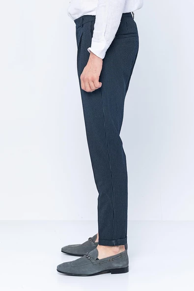 Erkek Çizgili Pileli Düğmeli Fermuarlı Aksesuar Detaylı Bürümcük Kumaş Rahat Pantolon - 11