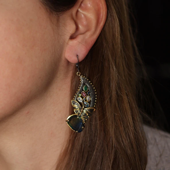 925 Ayar Gümüş Kelebek Motifli Renkli Taşlı Elişi Küpe - Resim 5