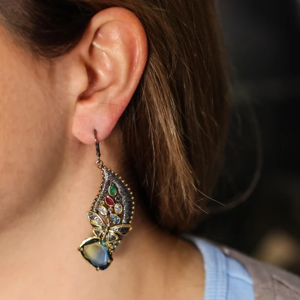 925 Ayar Gümüş Kelebek Motifli Renkli Taşlı Elişi Küpe ürün görseli