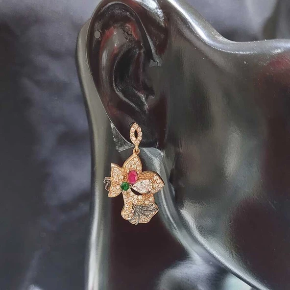 925 Ayar Gümüş Zambak Motifli Zirkon Taşlı Küpe - Resim 2