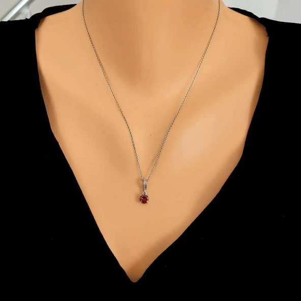 925 Ayar Gümüş Yuvarlak Küçük Boy Sentetik Yakut Taşlı Kolye ürün görseli 1