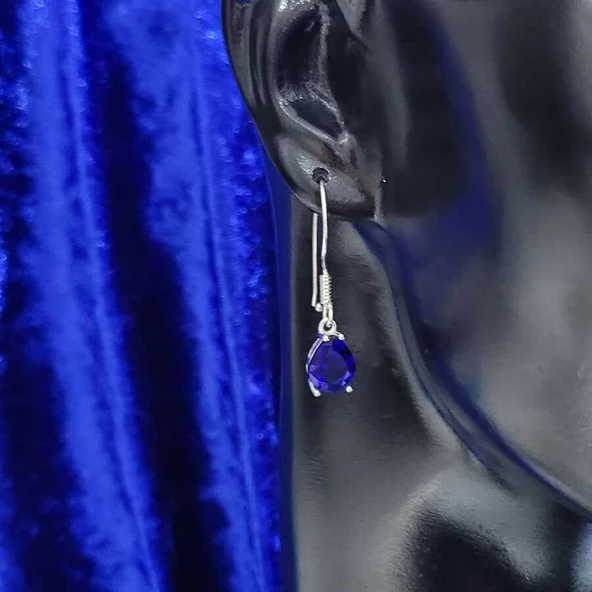 925 Ayar Gümüş Damla Sentetik Safir Taşlı Küpe ürün görseli