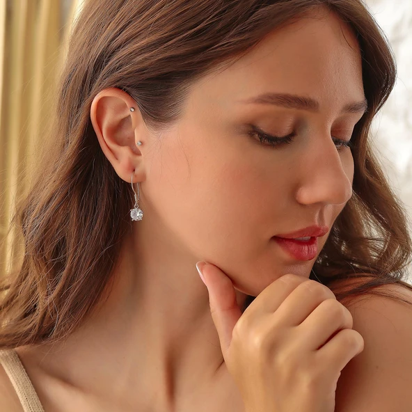 925 Ayar Gümüş Yuvarlak Büyük Zirkon Taşlı Küpe ürün görseli 1