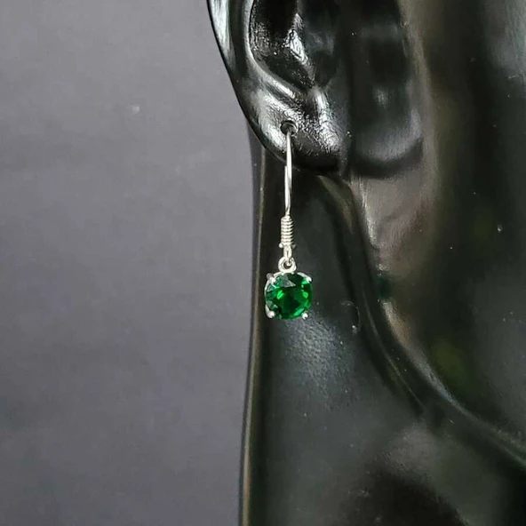 925 Ayar Gümüş Yuvarlak Büyük Boy Sentetik Zümrüt Taşlı Küpe ürün görseli 1