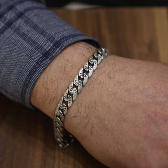 925 Ayar Gümüş Ortası Desenli Gurmet Mat Zincir Bileklik ürün görseli