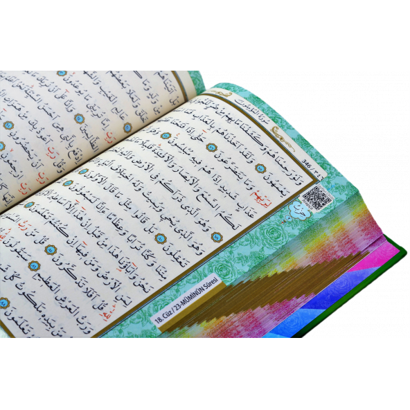 Orta Boy Renkli Kapaklı Karekodlu Kuranı Kerim (24.5cmx17cm) Seccade (67cmx122cm) Tesbih Set - 3