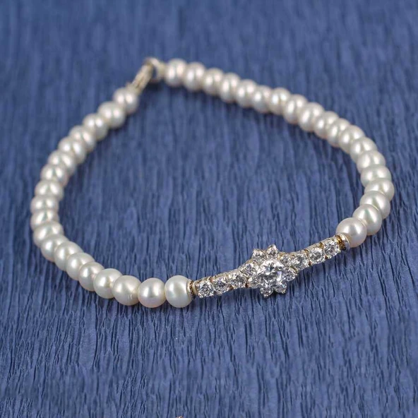 925 Ayar Gümüş Çiçekli İncili Kollu Bileklik ürün görseli