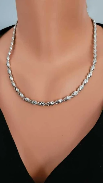 925 Ayar Gümüş Xo Model Pres Kolye ürün görseli