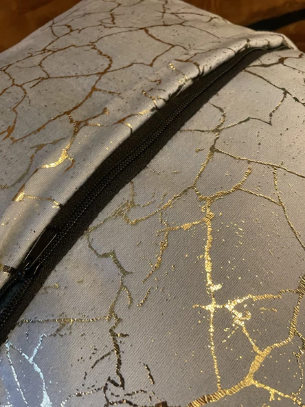 Mrs.Gugar Altın Detaylı Mermer Desen Kare Kırlent Kılıfı - 12