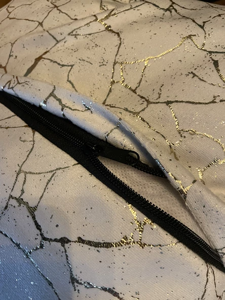 Mrs.Gugar Altın Detaylı Mermer Desen Kare Kırlent Kılıfı - 8