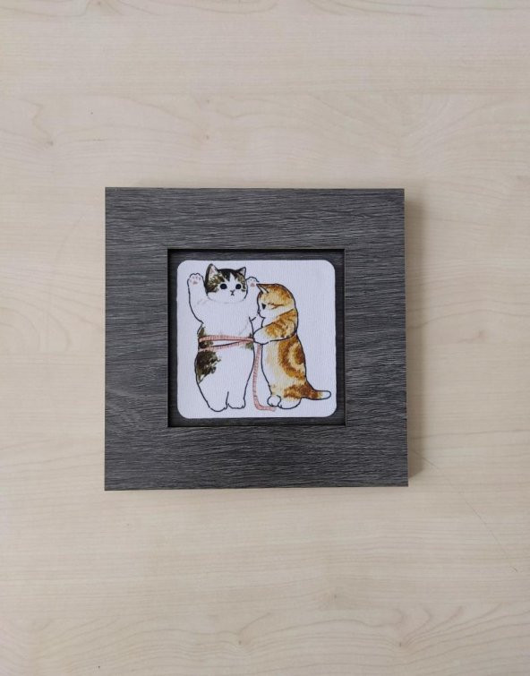 Minnoş Kediler Desenli Ahşap Dekoratif Çerçeve