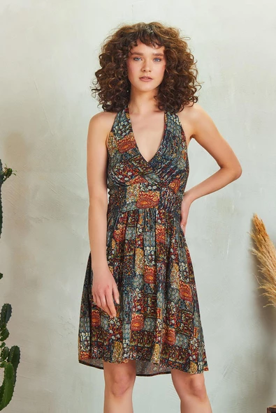 Anvelop Yaka Boyundan Bağlamalı Kısa Elbise