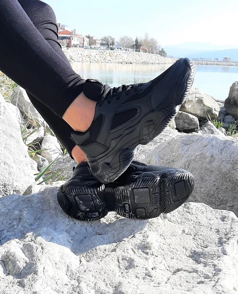 Dunlop 2323 Siyah Renk Fuspetli Kalın Taban Spor Ayakkabı