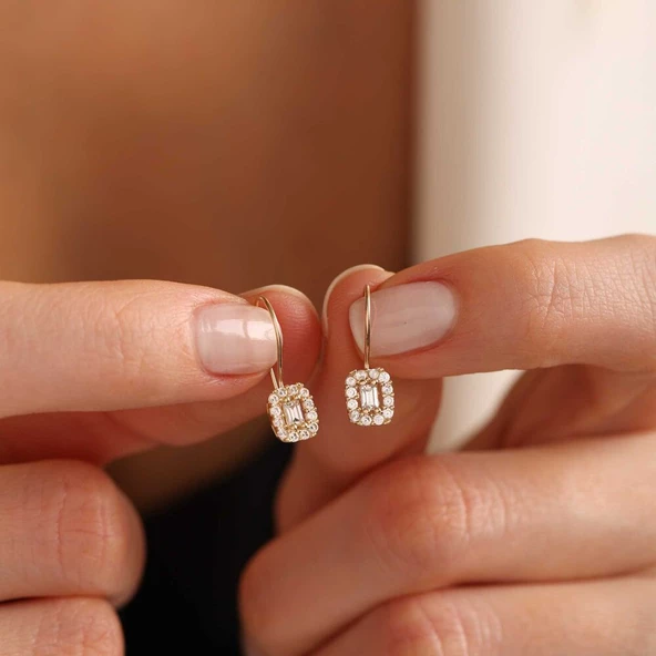 Sallantılı Altın Çocuk Küpe Baget Form ürün görseli 1