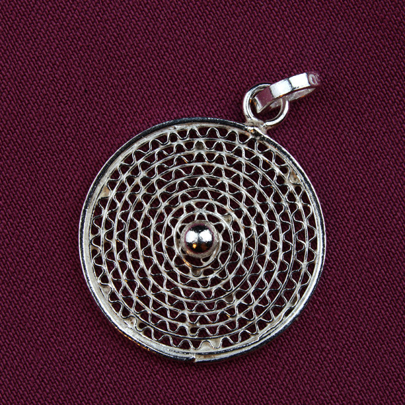 Yuvarlak Formlu Tırtıl Dolgu Kolye Ucu