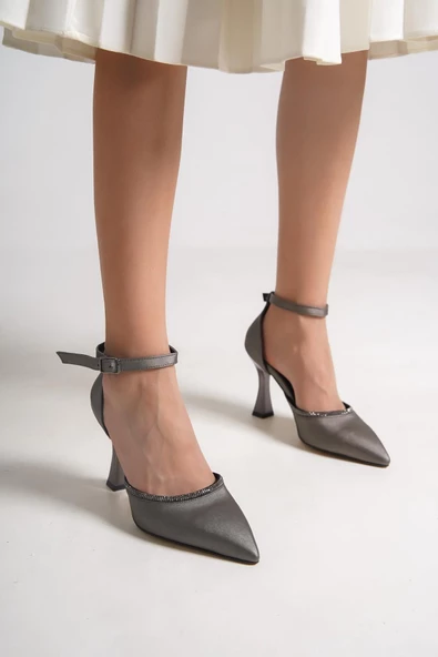 Topez Platin Taşlı Stiletto Topuklu Abiye Ayakkabı