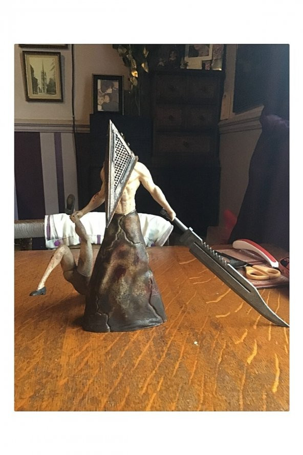 Pyramid Head Silent Hill Boyalı Figür 20 Cm (büyük Boy)
