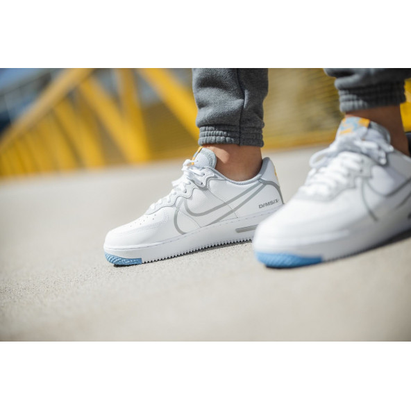 Nike Air force React Beyaz renkli ayakkabı