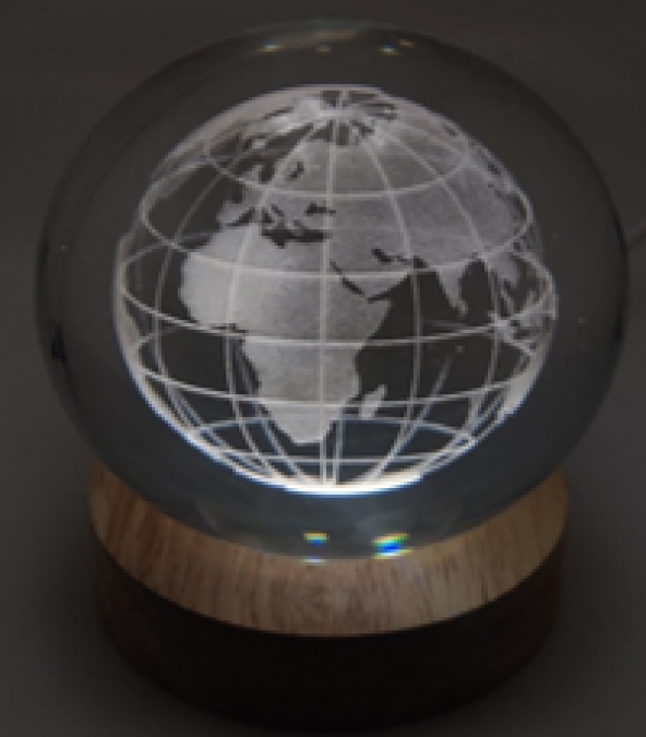 Dekoratif Dünya Tasarımlı Ahşap altlıklı Işıklı Cam Küre Büyük Boy Cam:8cm Ahşap:2cm ürün görseli
