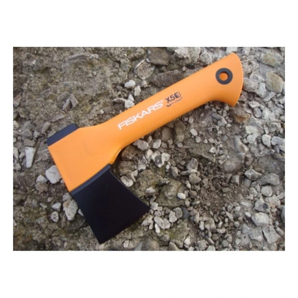 FISKARS X5 ODUN PARÇALAMA BALTASI - KAMP BALTASI