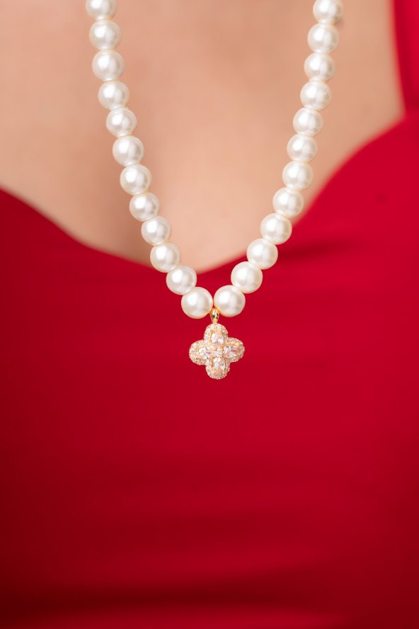 Özel Tasarım İncili Yonca Tasarımlı Pırlanta Taşlı Parlak Kadın Kolye - 4