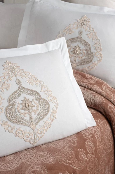 The Home Collection Larissa Fransız Güpürlü Battaniye Yatak Ört Seti-Bej - 2