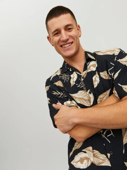 JACK JONES Erkek Yaprak Desenli Kısa Kollu Gömlek 12202240 - Resim 6