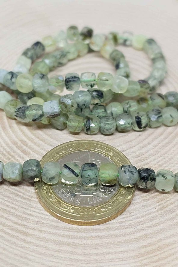 Prehnit (Prinayt) Taşı Küp Şekilli Dizi 4,5mm - Resim 3