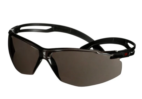 3M SF502SGAF Siyah Çizilmez Buğu Yapmaz İş Gözlüğü ürün görseli 1