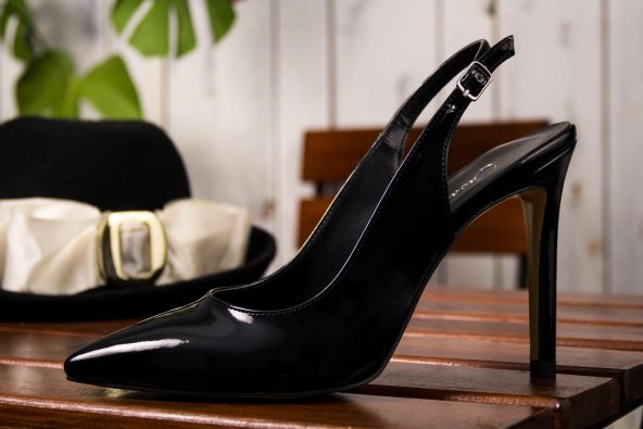 Stiletto Arkası Açık Büyük Numara Bayan Ayakkabısı