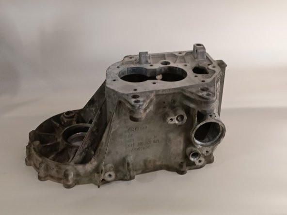 VW Audi FSI Şanzıman Dişli Muhafazası 02T301103AB Çıkma Parça - 2
